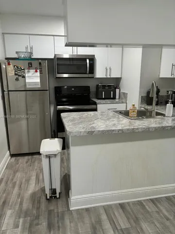 $2,000 | 6740 Northwest 175th Lane, Unit G20, Hialeah, FL 33015