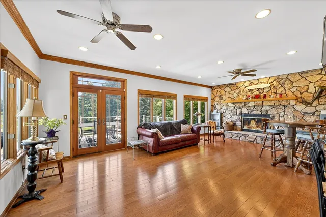 $710,000 | 4 Bernay Court, Cary, IL 60013