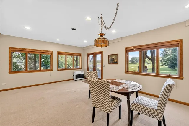 $710,000 | 4 Bernay Court, Cary, IL 60013