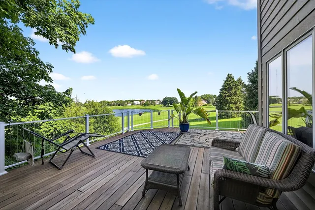 $710,000 | 4 Bernay Court, Cary, IL 60013