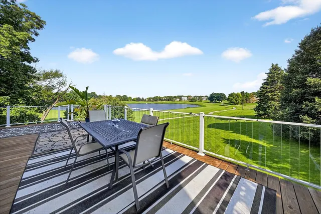 $710,000 | 4 Bernay Court, Cary, IL 60013