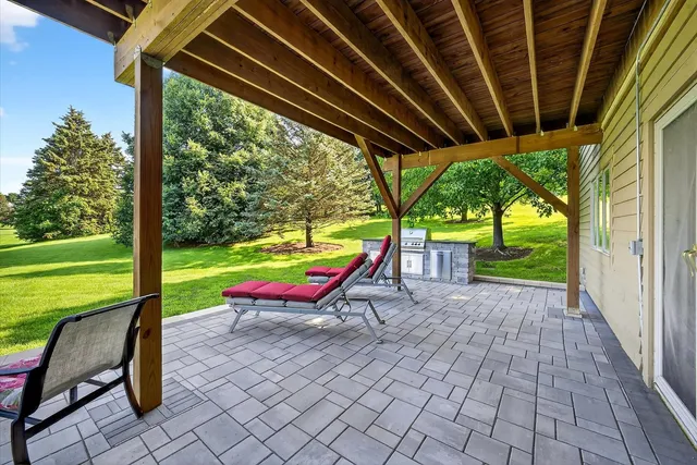 $710,000 | 4 Bernay Court, Cary, IL 60013