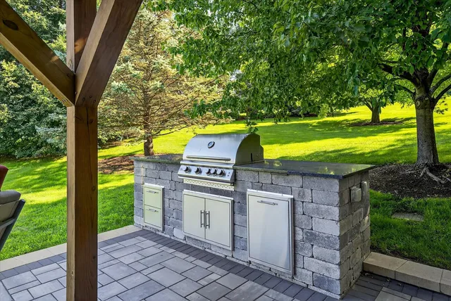 $710,000 | 4 Bernay Court, Cary, IL 60013