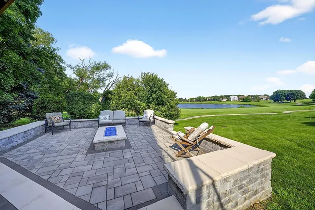 $710,000 | 4 Bernay Court, Cary, IL 60013