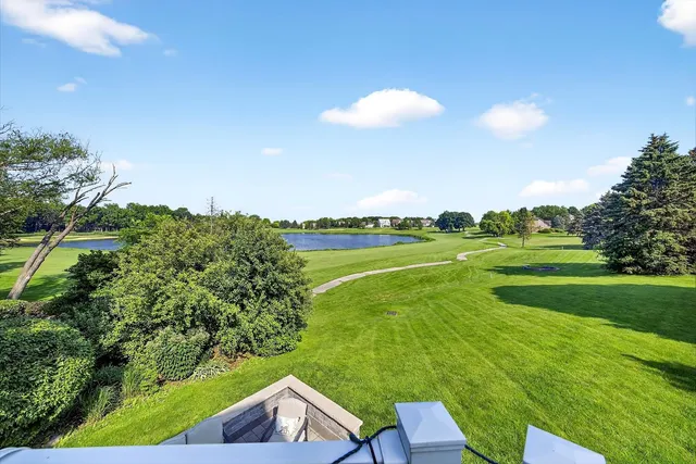 $710,000 | 4 Bernay Court, Cary, IL 60013