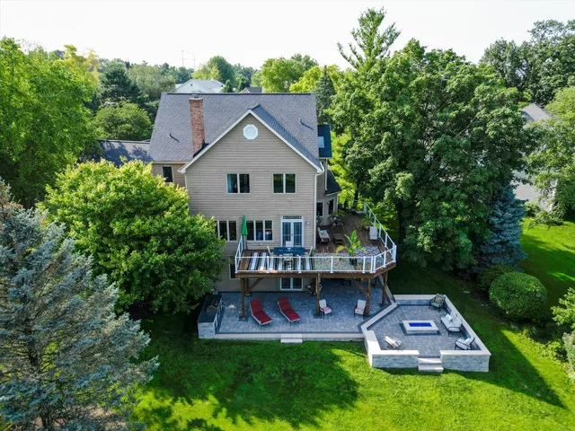 $710,000 | 4 Bernay Court, Cary, IL 60013