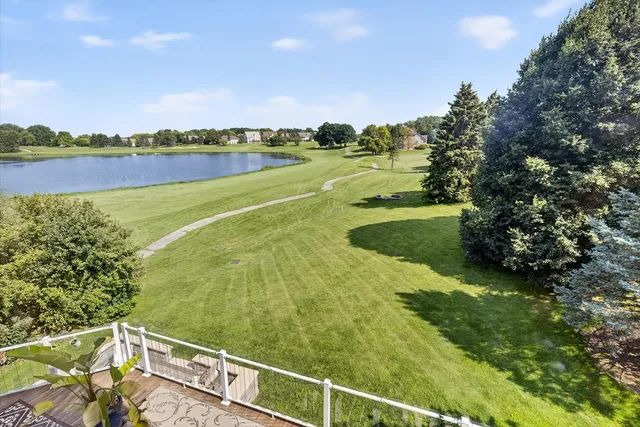 $710,000 | 4 Bernay Court, Cary, IL 60013