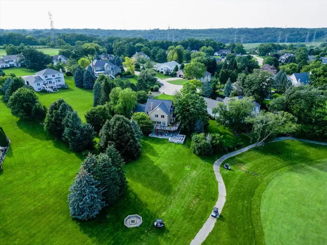 $710,000 | 4 Bernay Court, Cary, IL 60013