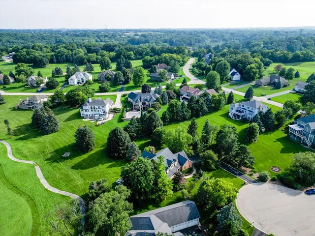 $710,000 | 4 Bernay Court, Cary, IL 60013