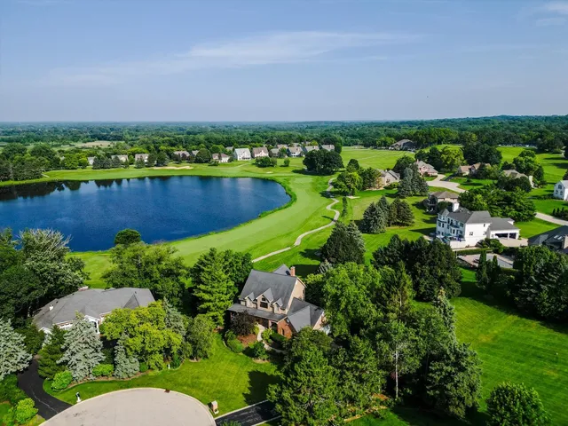 $710,000 | 4 Bernay Court, Cary, IL 60013
