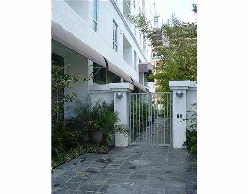 234 Northeast 3rd Street, Unit 1802 Miami, FL 33132 - Photo 19 of 25 a view of a house with a garden