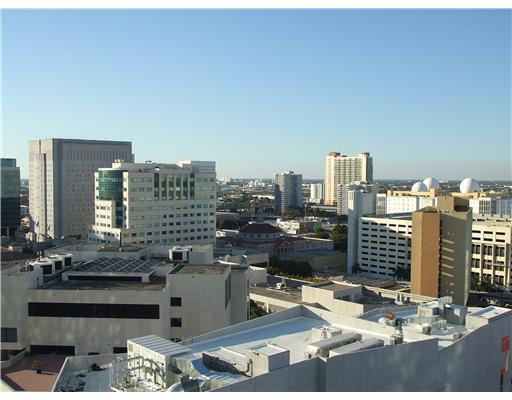 234 Northeast 3rd Street, Unit 1802 Miami, FL 33132 - Photo 23 of 25 a picture of a city view