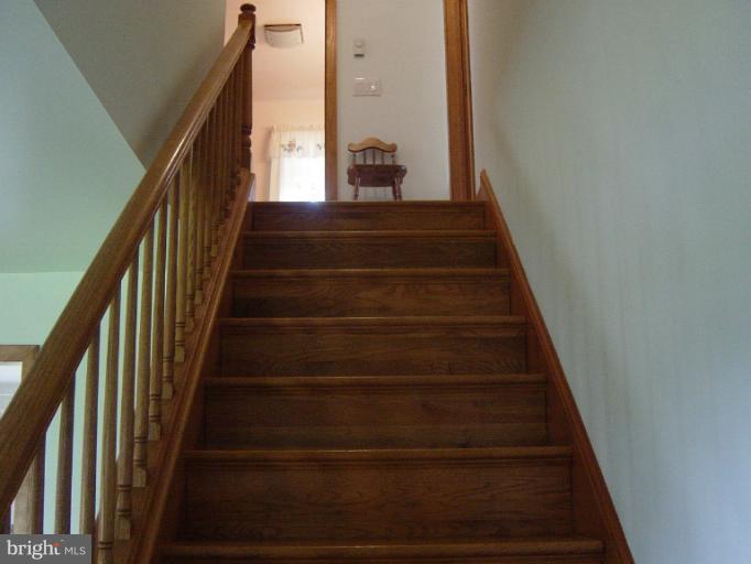 1623 Stone Boundary Road Cambridge, MD 21613 - Photo 14 of 30 Staircase