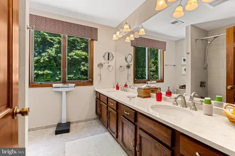 $1,100,000 | 4 Brickford Lane, Baltimore, MD 21208