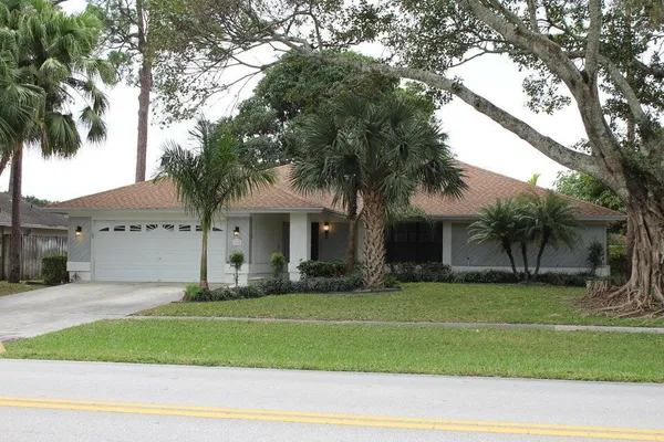 $3,150 | 13880 Paddock Drive, Wellington, FL 33414