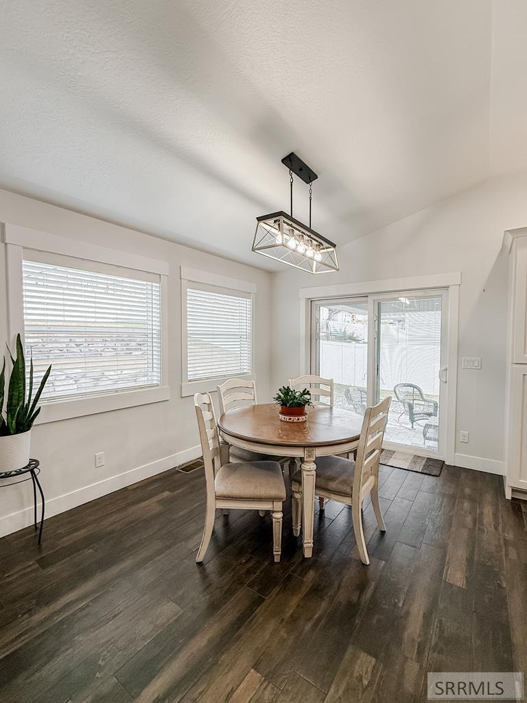 2416 Courtney Street Pocatello, ID 83201 - Photo 12 of 49