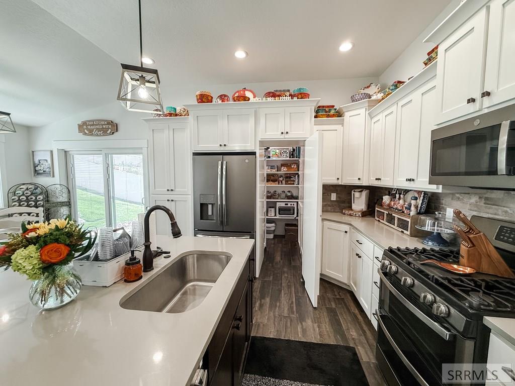 2416 Courtney Street Pocatello, ID 83201 - Photo 12 of 49