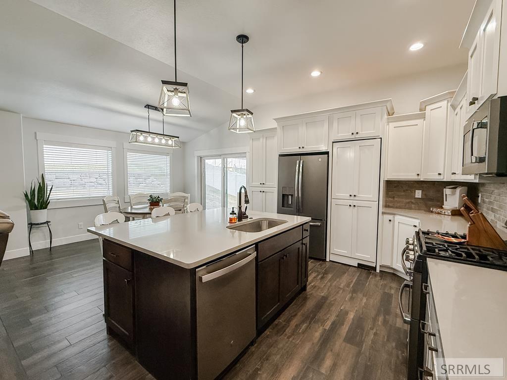 2416 Courtney Street Pocatello, ID 83201 - Photo 10 of 49