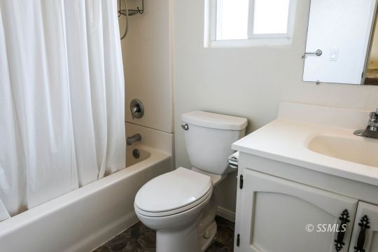 915 West Sullivan Avenue Ridgecrest, CA 93555 - Photo 32 of 42