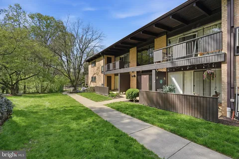 $415,000 | 7839 Enola Street, Unit TA3, McLean, VA 22102