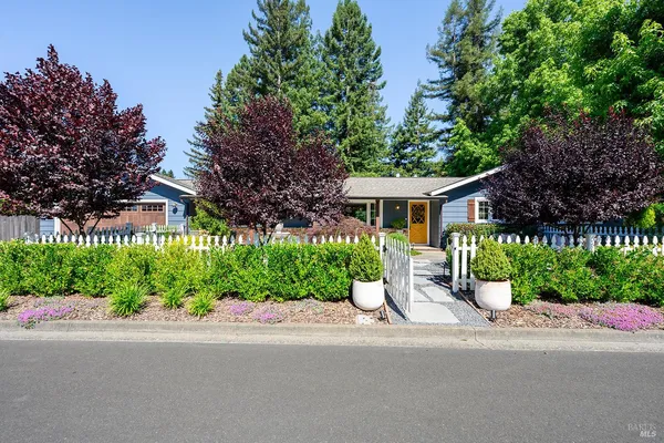 $1,350,000 | 145 St James Drive, Santa Rosa, CA 95403