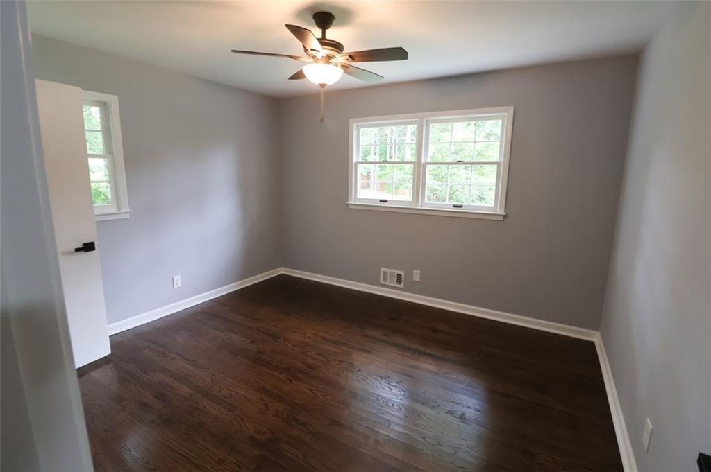 210 Suburban Dr Northwest  