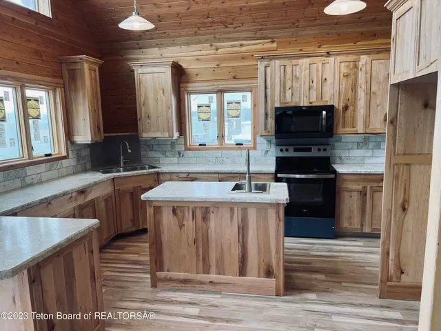 $750,000 | 237 Rocky Rd Circle, Afton, WY 83110
