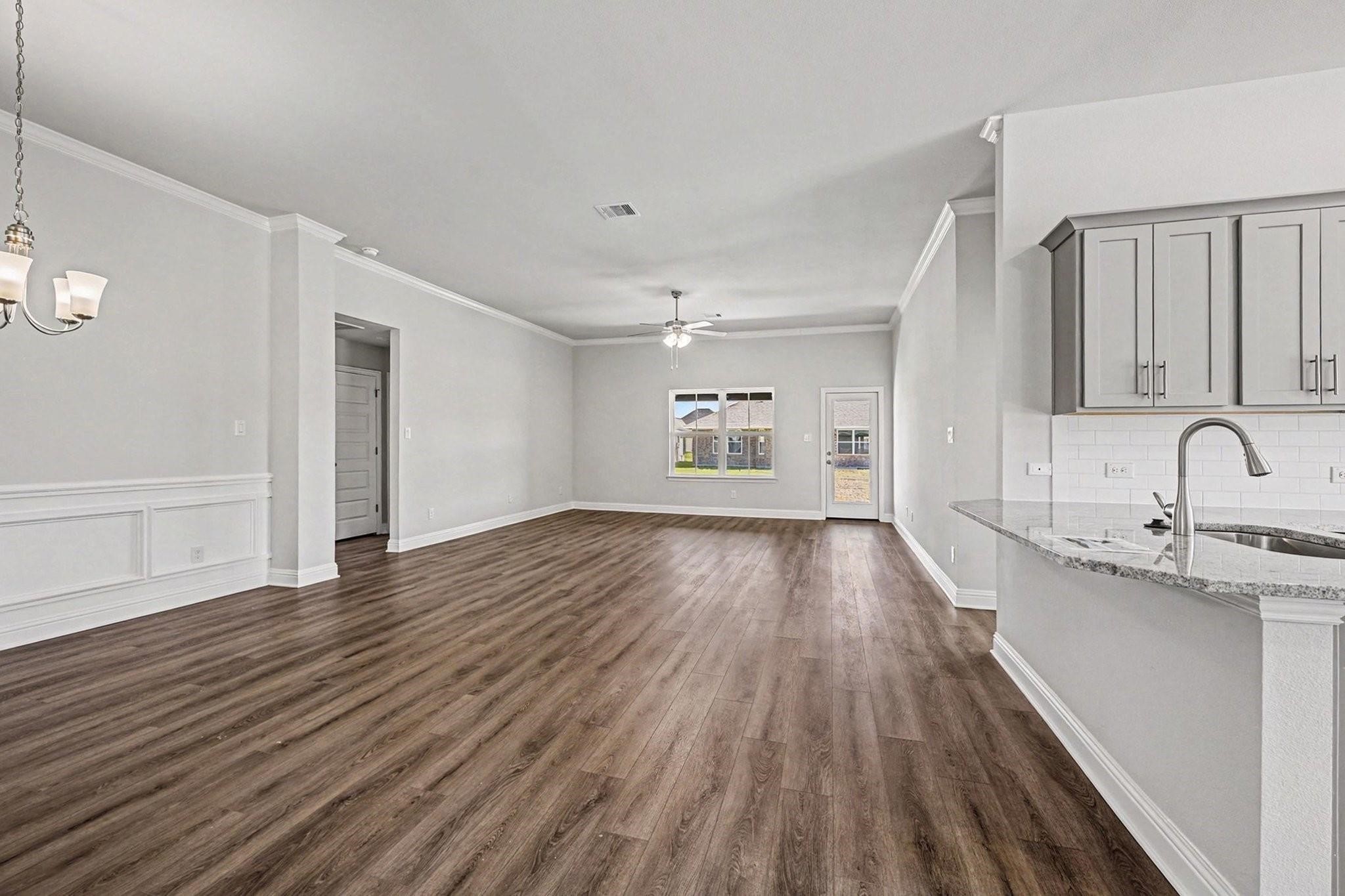 14 Keystone Court Angleton, TX 77515 - Photo 2 of 18