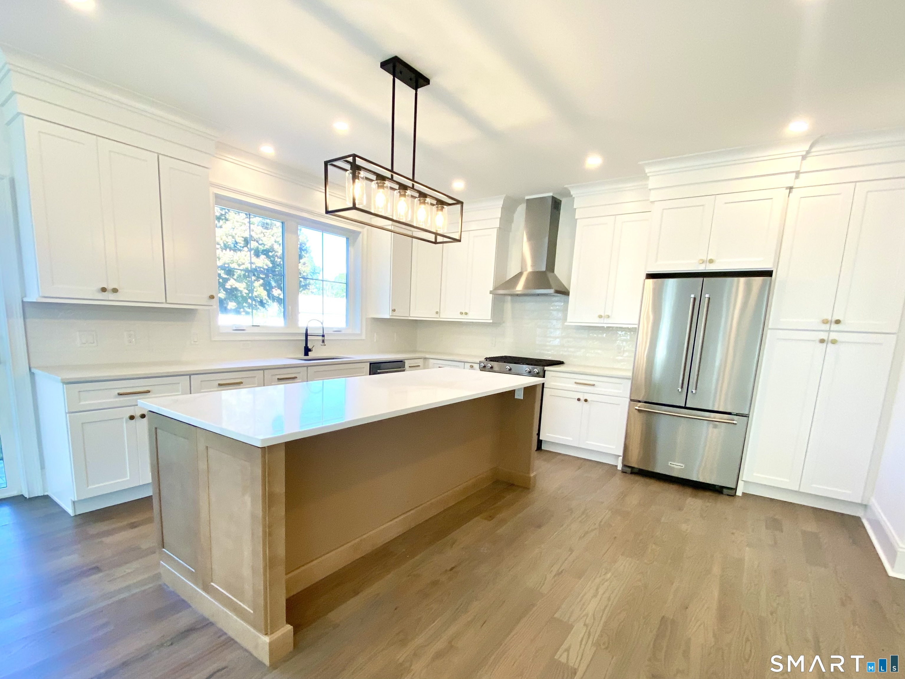 28 Country Road Fairfield, CT 06824 - Photo 3 of 14