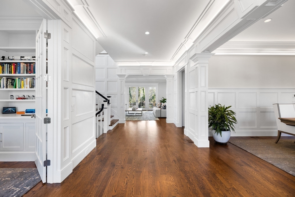 36 Oakridge Road Wellesley, MA 02481 - Photo 3 of 42
