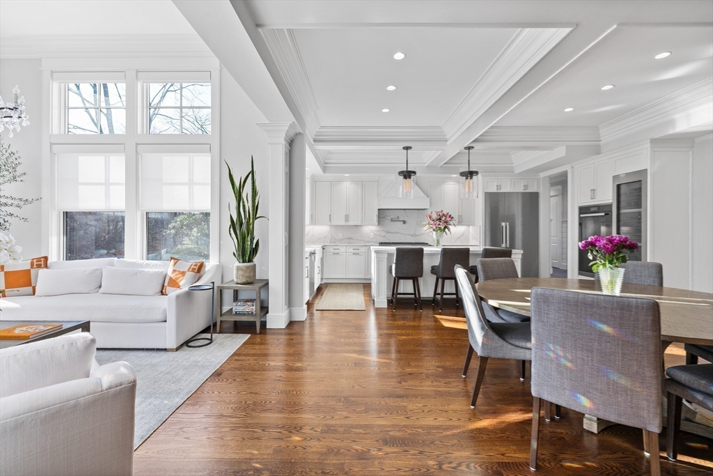 36 Oakridge Road Wellesley, MA 02481 - Photo 7 of 42