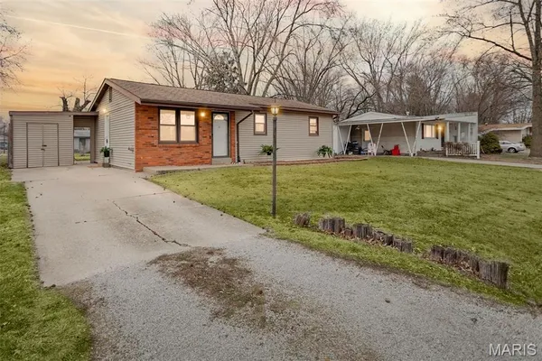 $179,000 | 1106 Helvetia Drive, Highland, IL 62249