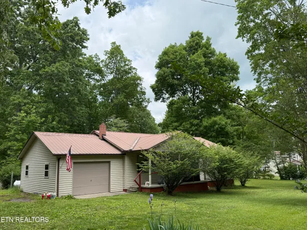 $236,500 | 3422 Airport Road, Rockwood, TN 37854