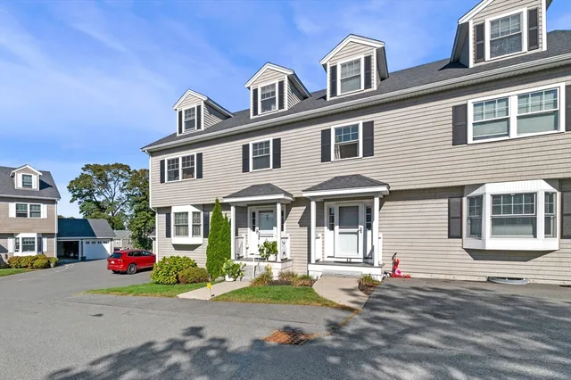 $4,500 | 10 Gracie Lane, Unit 10, Swampscott, MA 01907