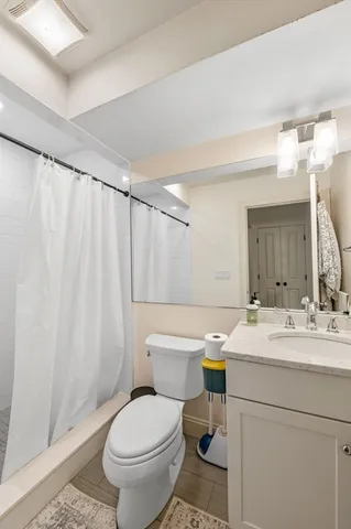 $4,500 | 10 Gracie Lane, Unit 10, Swampscott, MA 01907