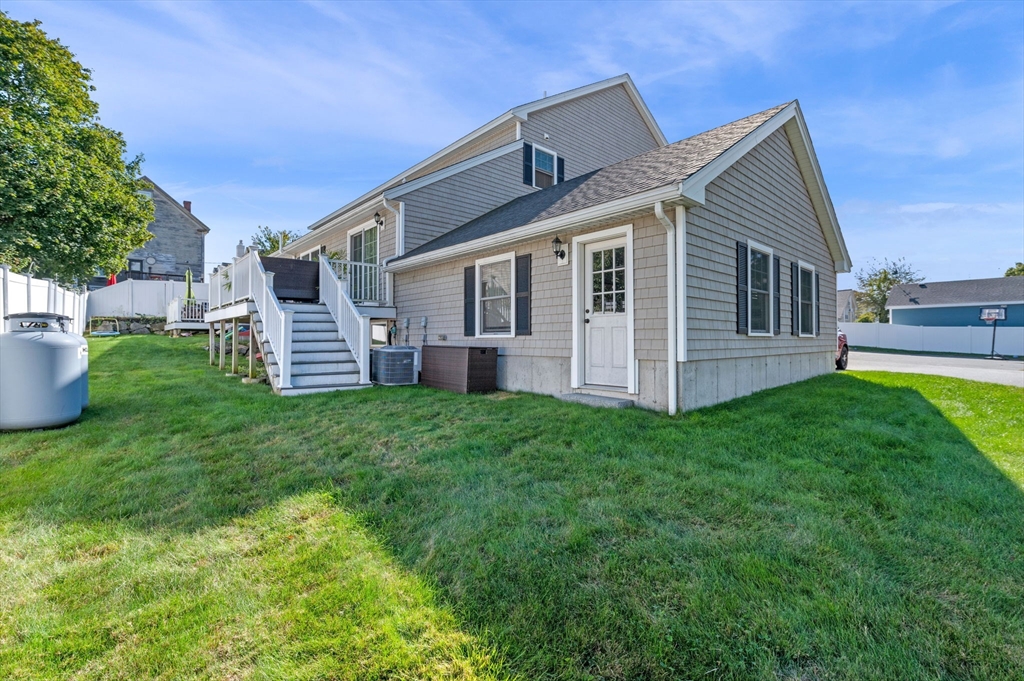 10 Gracie Lane, Unit 10 Swampscott, MA 01907 - Photo 4 of 31