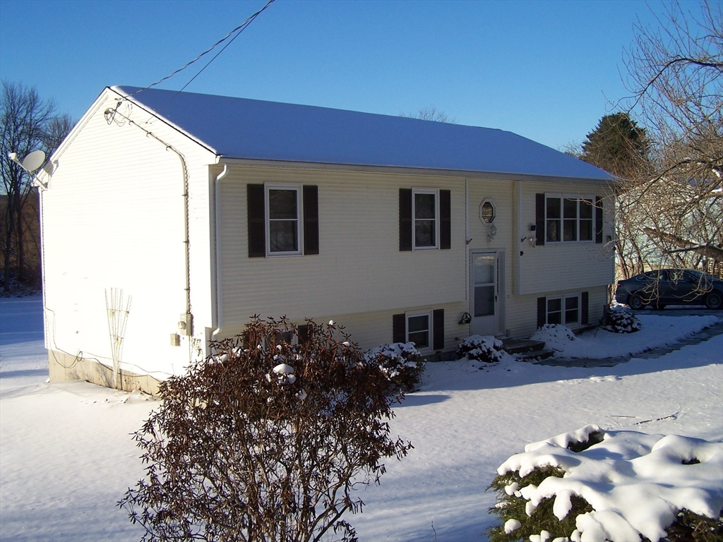 35 Bigelow Road Webster, MA 01570 - Photo 1 of 10 Gallery Image 1
