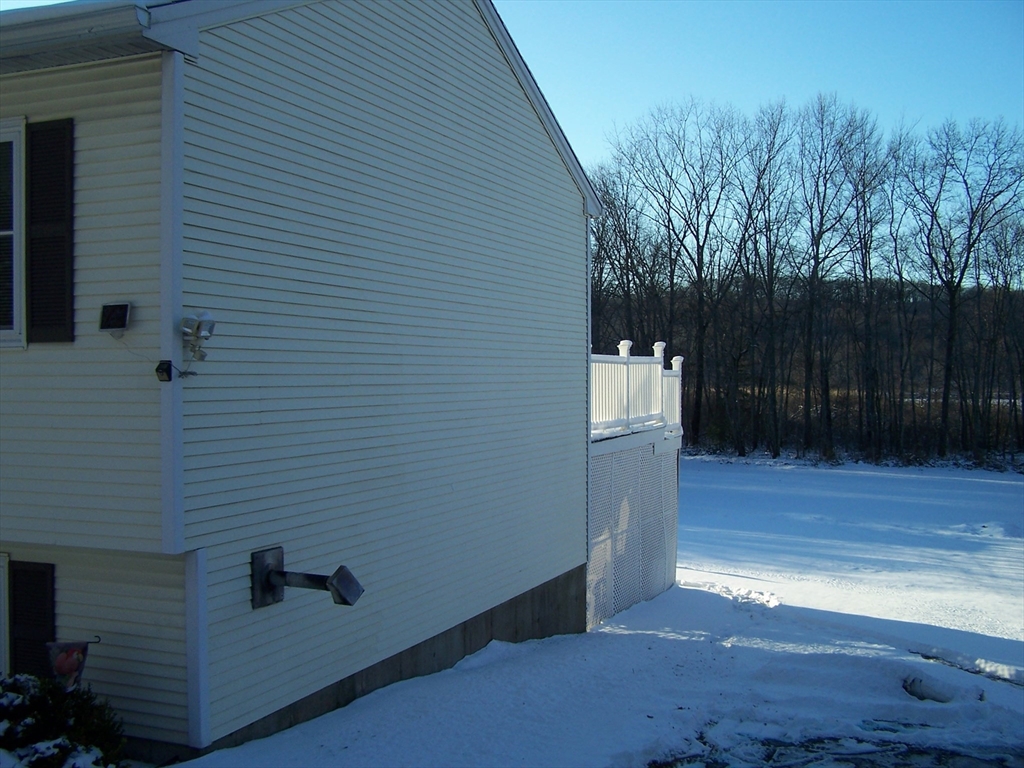 35 Bigelow Road Webster, MA 01570 - Photo 3 of 10 Gallery Image 3