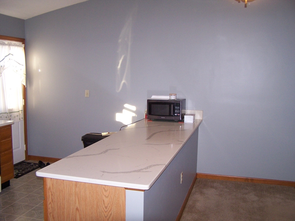 35 Bigelow Road Webster, MA 01570 - Photo 9 of 10 Gallery Image 9