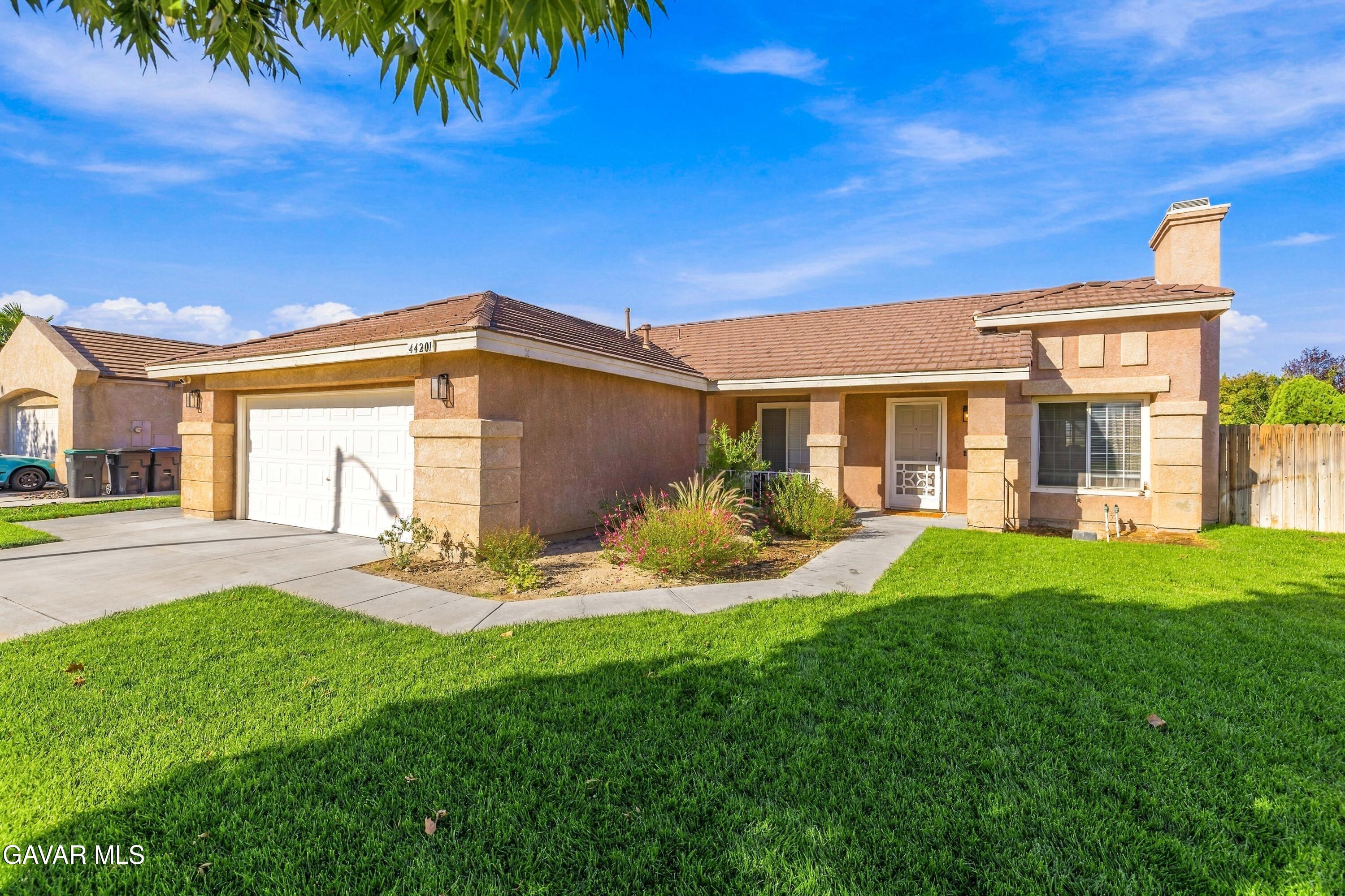 44201 Freer Way Lancaster, CA 93536 - Photo 2 of 25 44201 Freer Way-7