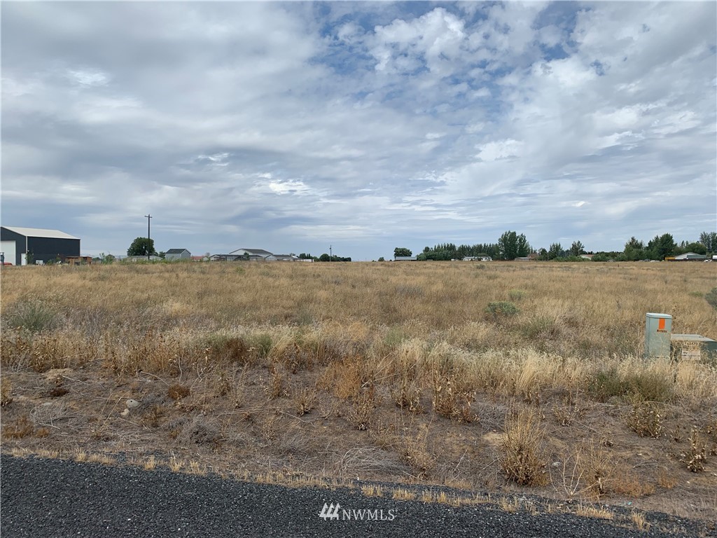 5646 Northeast 4.4 Road Moses Lake, WA 98837 - Photo 2 of 5 Gallery Image 2