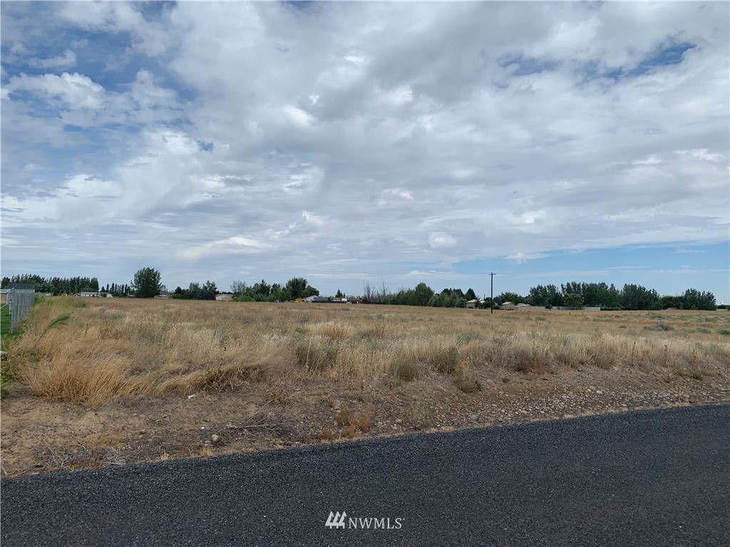 5646 Northeast 4.4 Road Moses Lake, WA 98837 - Photo 4 of 5 Gallery Image 4