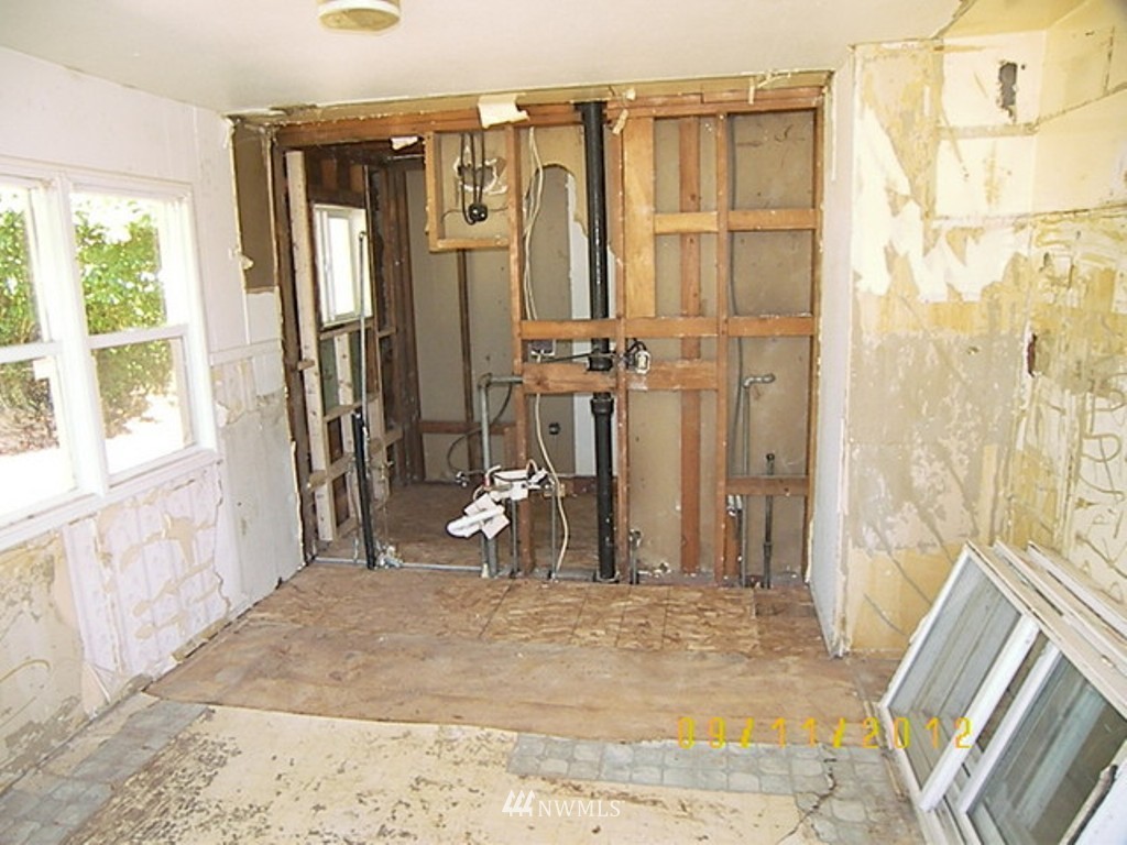 145 Oak Street Bremerton, WA 98310 - Photo 12 of 13 Gallery Image 12