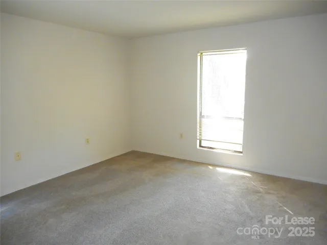 $1,200 | 5016 Sardis Road, Unit C, Charlotte, NC 28270