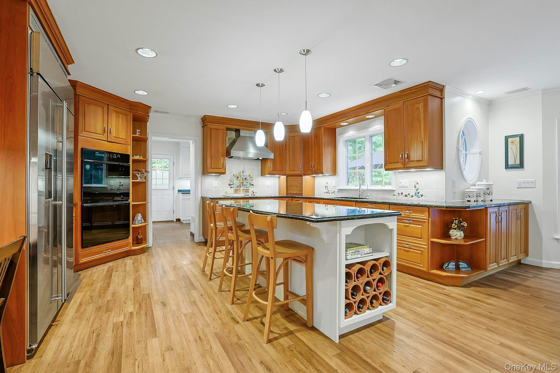 47 Jackson Road Bedford, NY 10506 - Photo 13 of 41 Large light filled eat in kitchen
