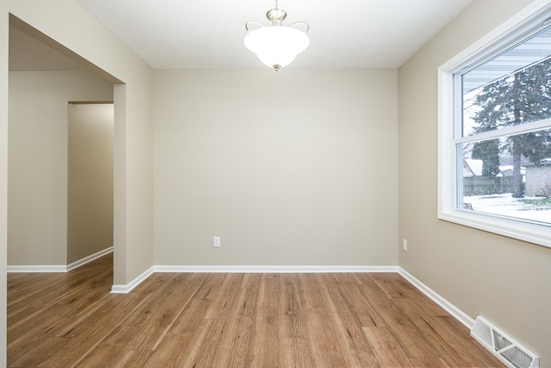 2011 Halsted Road Rockford, IL 61103 - Photo 6 of 24 Gallery Image 6