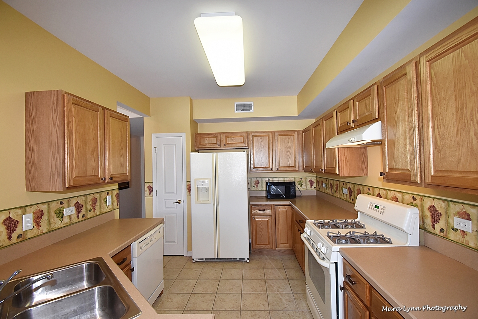 13924 Chanwahon Road Huntley, IL 60142 - Photo 10 of 19 Gallery Image 10