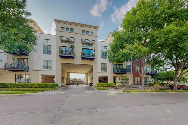 $2,050 | 4605 Cedar Springs Road, Unit 233, Dallas, TX 75219
