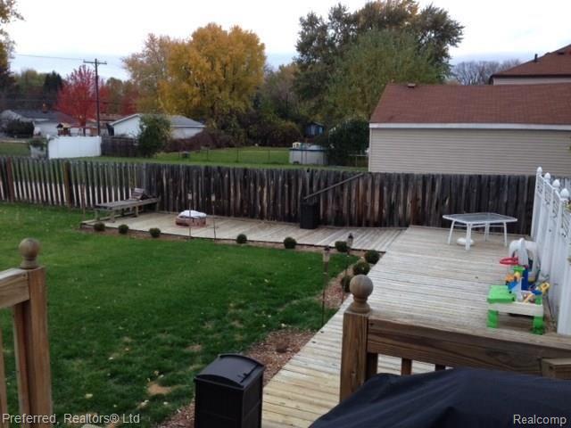 15385 Inkster Road Livonia, MI 48154 - Photo 5 of 34 photo 2 (4).jpg