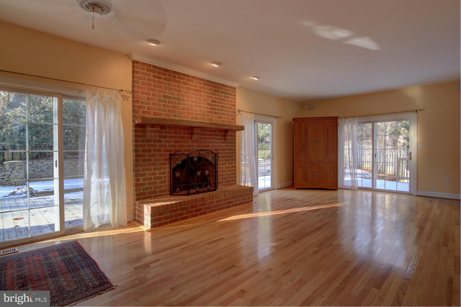 2700 Ogleton Road Annapolis, MD 21403 - Photo 12 of 30 Family Room